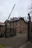 Auschwitz I : vue sur le portail d'entrée