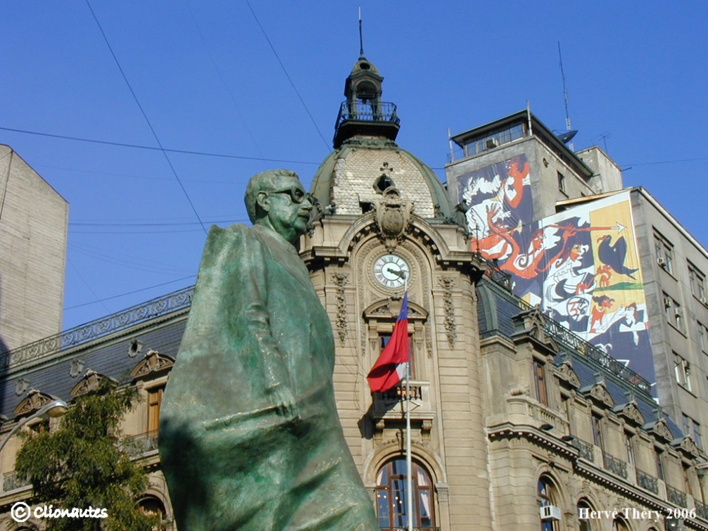 Statue de Salvador Allende | Clio-Photo