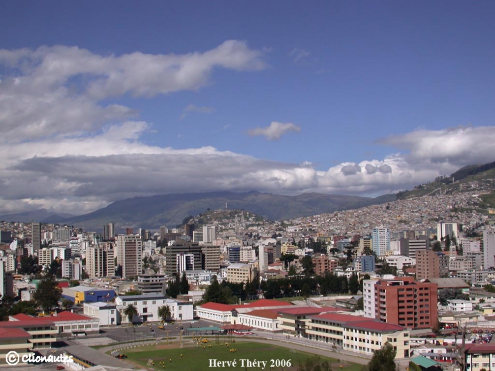 Quito_moderne_2.JPG