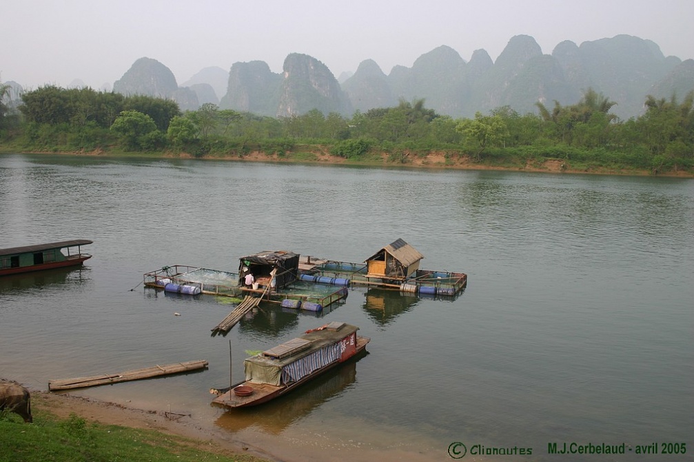 pics karstiques près de la rivière Li