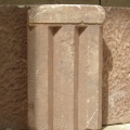 Un triglyphe (fragment d'une frise d'un temple grec)