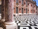 Versailles : la cour de marbre 2