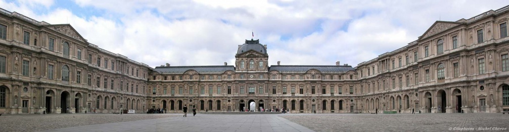 Le Louvre, la cour carrée