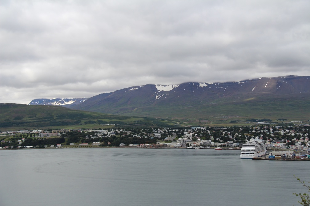 2 Akureyri