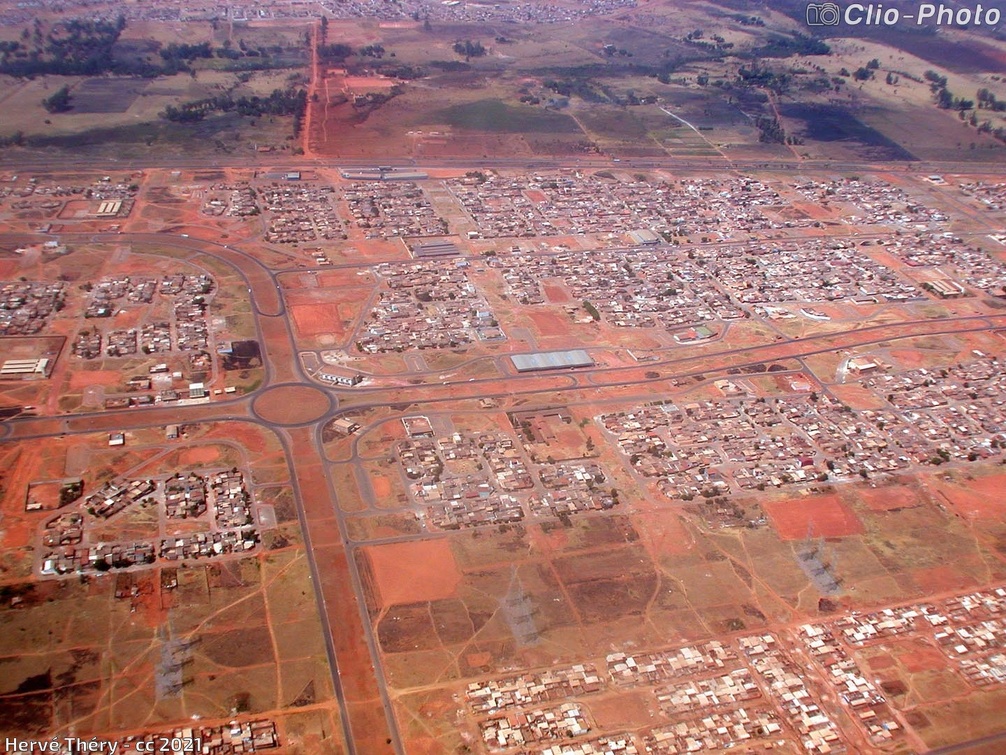 Brasília, banlieues lointaines.JPG