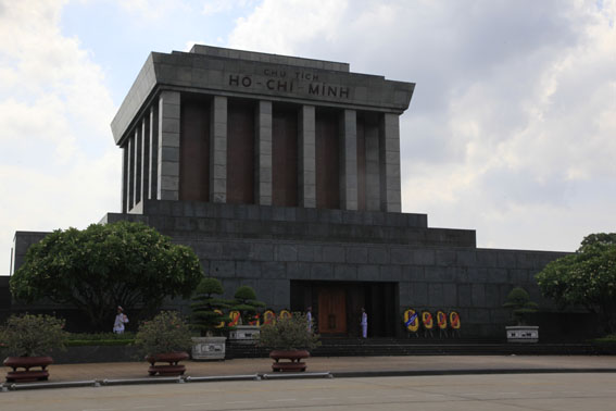 Le Mausolée consacré à Ho-Chi-Minh, père de la Révolution vietnamienne