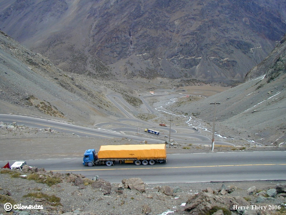 Camions franchissant les Andes