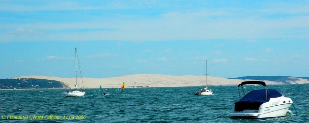 La dune du Pyla vue depuis le bassin d'Arcachon