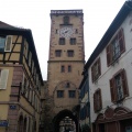 Une des portes de la cité médiévale de Ribeauvillé.jpg